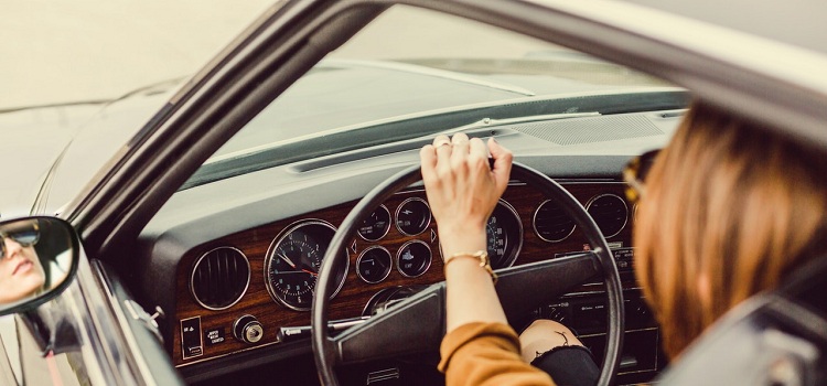 ¿Te mareas cuando viajas en auto?: especialistas explican por qué ocurre y cómo solucionarlo