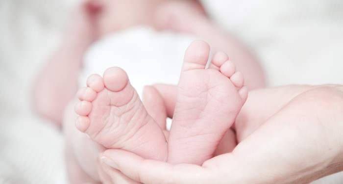 Madre abandonó a su bebé recién nacida junto a desgarradora carta: 