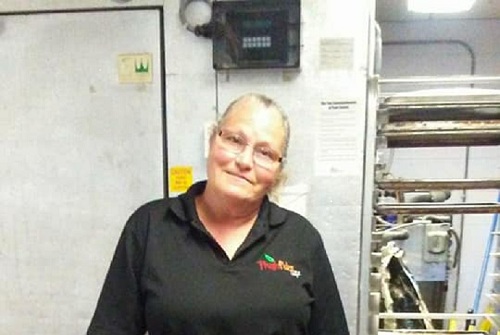 bonnie kimball fue despedida de su trabajo en un comedor escolar en estados unidos