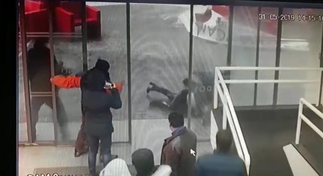 La gran intensidad que tuvo tromba en Concepción: video muestra cómo viento botó a una mujer