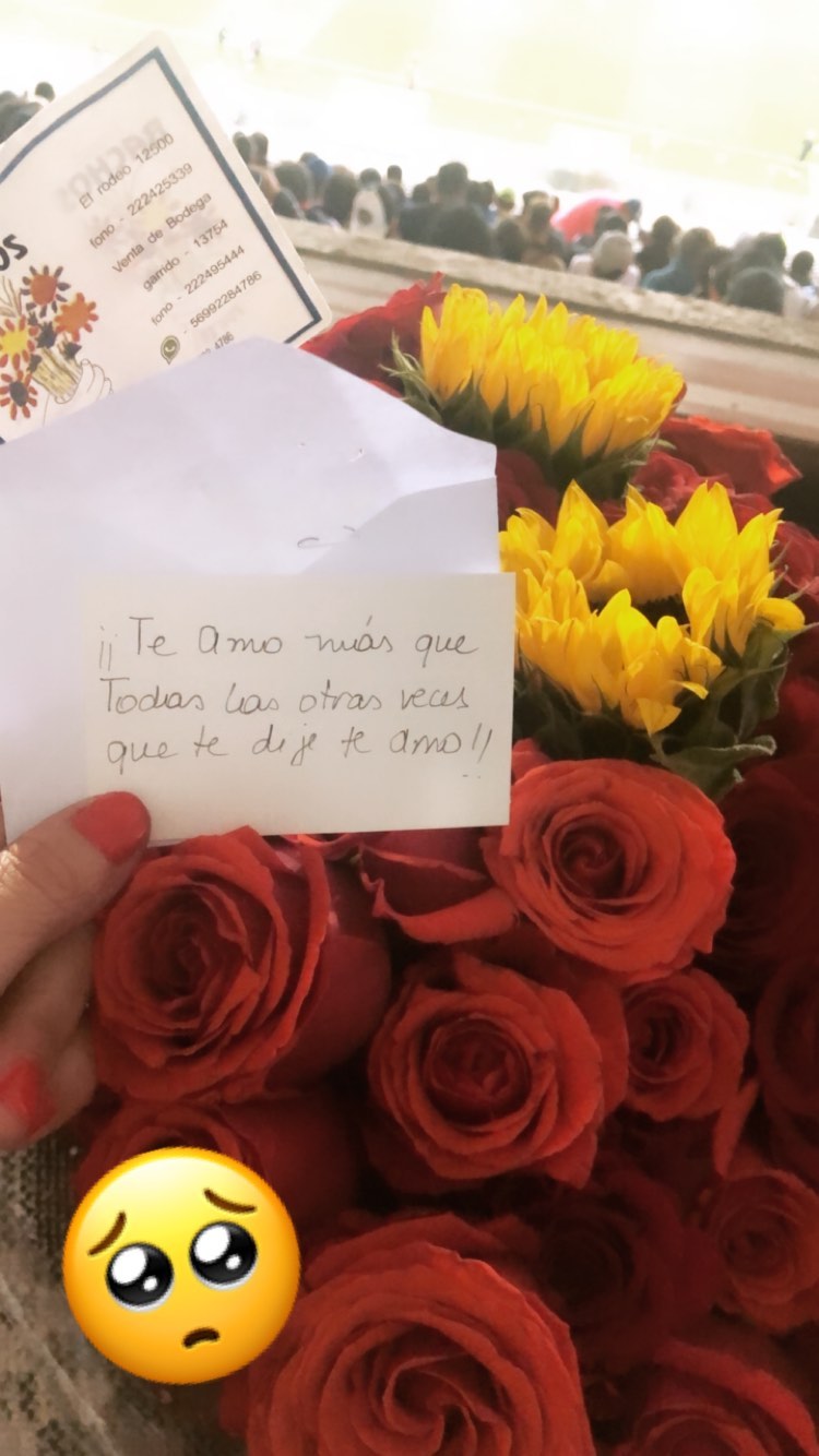 La romántica sorpresa que Jorge Valdivia le preparó a Daniela Aránguiz en partido de Colo Colo