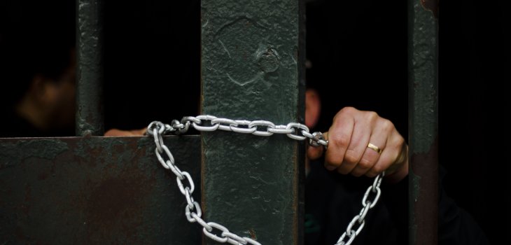 Acusan a turista inglés de femicidio: aseguró que ambos viajaron a Chile para acabar con sus vidas