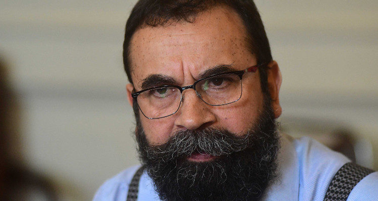 Mega fail del diputado Hugo Gutiérrez: difundió foto falsa de Brad Pitt 