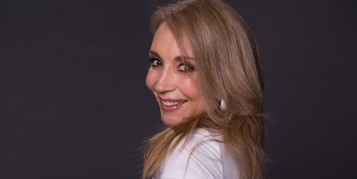 ¿Por qué Karen Doggenweiler estará conduciendo No culpes a la noche?