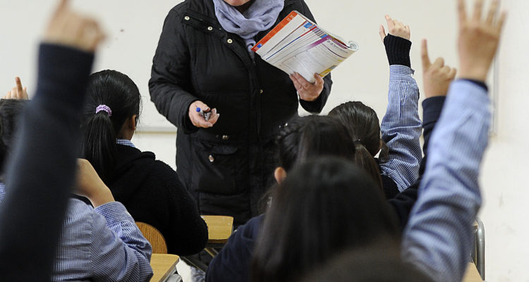 Mineduc asegura que escenario de la repitencia es posible y descarta promoción automática de alumnos
