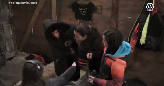 Pelea de Aída y Sara en Resistiré