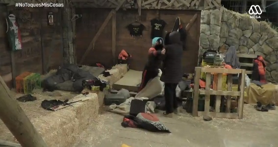 Pelea de Aída y Sara en Resistiré