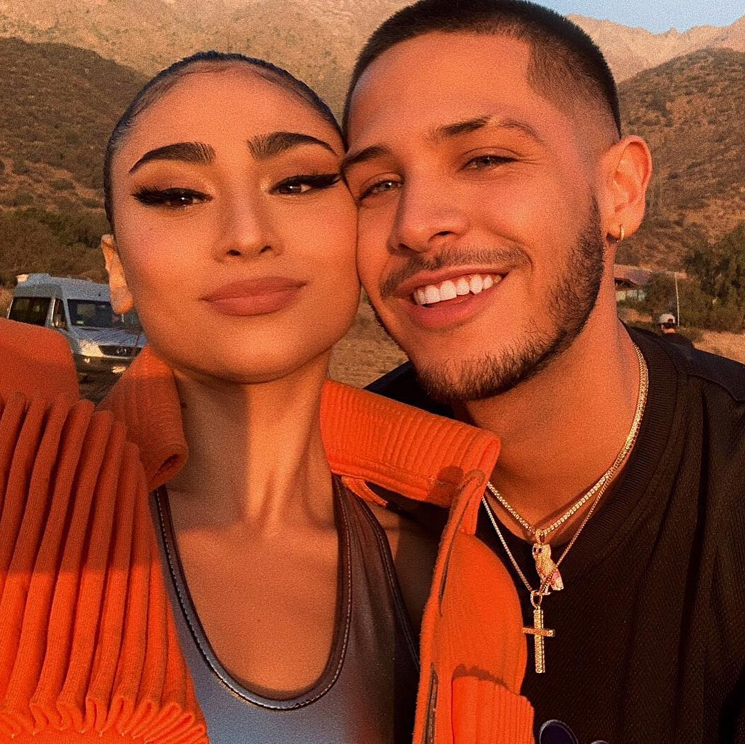 Paloma Mami junto a Roa