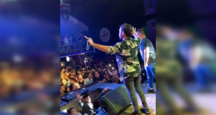 Terremoto en Perú sorprendió a cantante en pleno concierto: compartió tenso momento en redes
