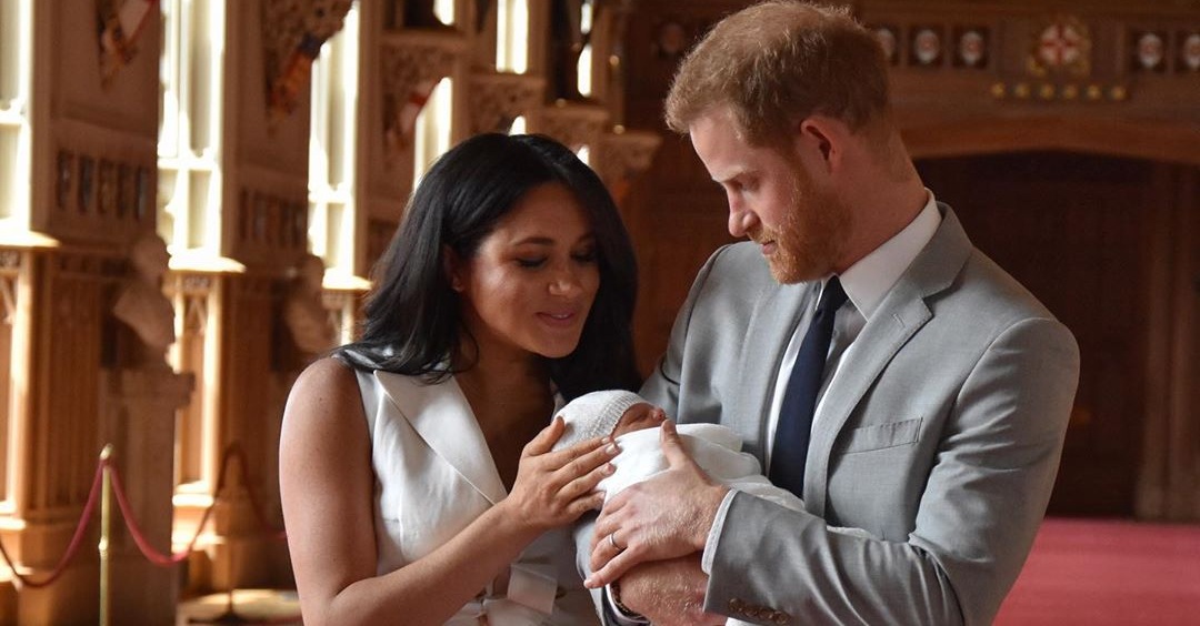 La adorable (pero costosa) tradición que siguieron Meghan y el príncipe Harry al presentar a su hijo