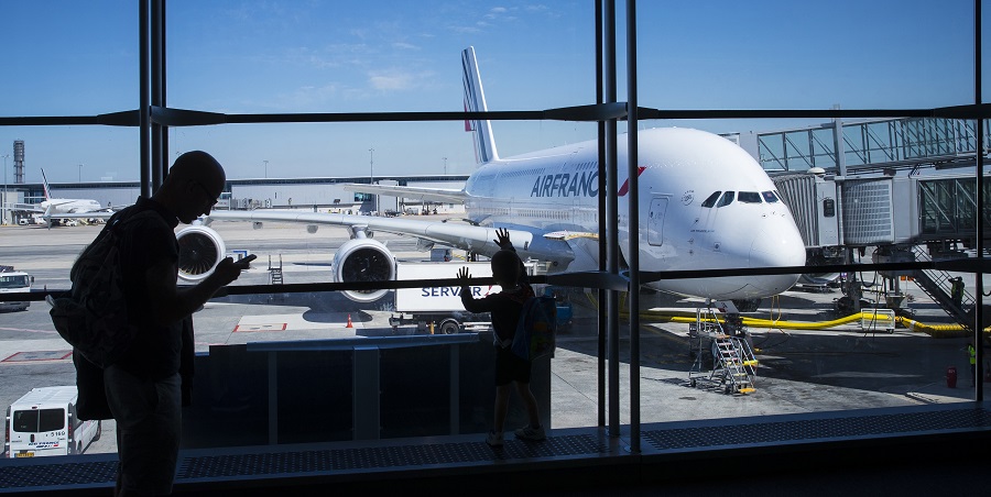 Mamá solicitó ayuda médica para su hijo con autismo al subir a un avión pero él no llegó a destino