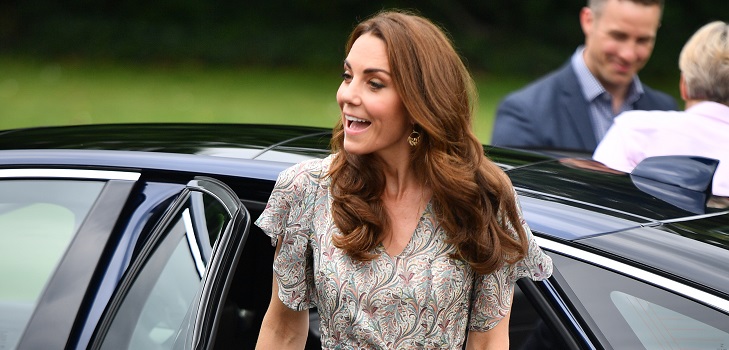 El sencillo y cómodo calzado que es furor entre Kate Middleton, Meghan Markle y la reina Letizia