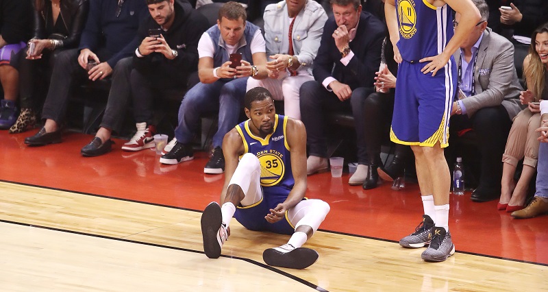 Kevin Durant sufrió dolorosa y escalofriante lesión en final de la NBA: estaría un año sin jugar