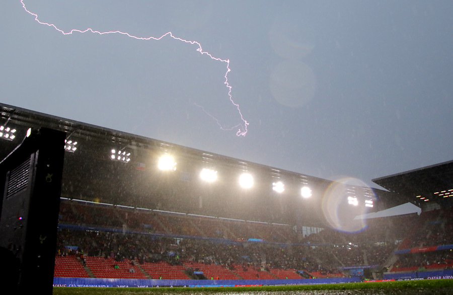 Tormenta en partido Chile Suecia