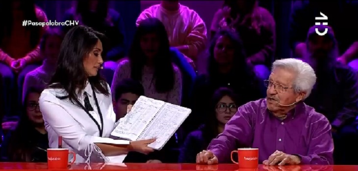 Don Sergio enterneció con su fanatismo por Pasapalabra: mostró cuaderno con que juega al Rosco