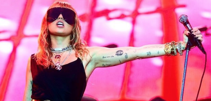Osada y sensual: Miley Cyrus recuperó su faceta más provocadora tras tres años lejos de la polémica
