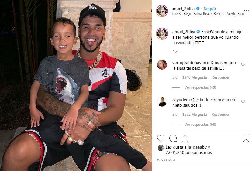 Anuel AA le colocó dientes de oro a su hijo de 6 años y desató críticas de sus seguidores