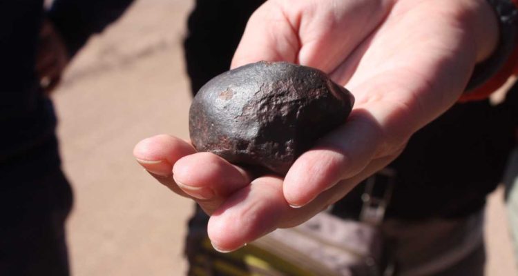 Descubren en Atacama pequeños meteoritos 'primitivos': podrían explicar el origen del Sistema Solar