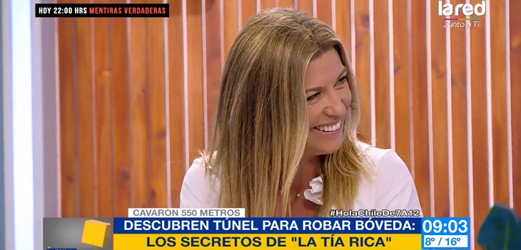 ¿Plata por plata? El cómico fail de Coni Roberts en Hola Chile mientras hablaban de la 'Tía Rica'