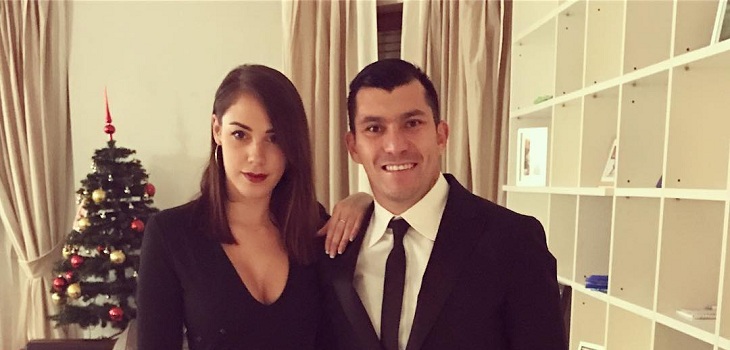 ¿Para Carla Pardo? Esposa de Medel criticó a parejas de jugadores que revelan secretos del camarín