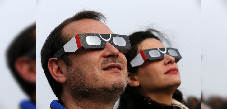 Hay que proteger los ojos: estos son los lentes que sirven para observar el eclipse solar
