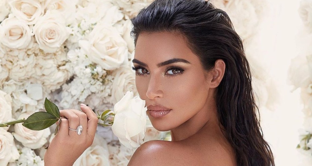 Kim Kardashian mostró el efecto de la psoriasis en sus piernas (y el truco para disimularla)