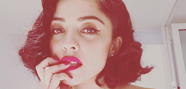 Mon Laferte y las postales de relajo que compartió junto a su madre en medio de su visita a Chile