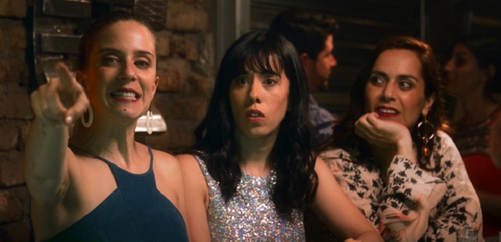 Lanzan tráiler de 'Mujeres Arriba': película marcará el debut de Natalia Valdebenito en el cine