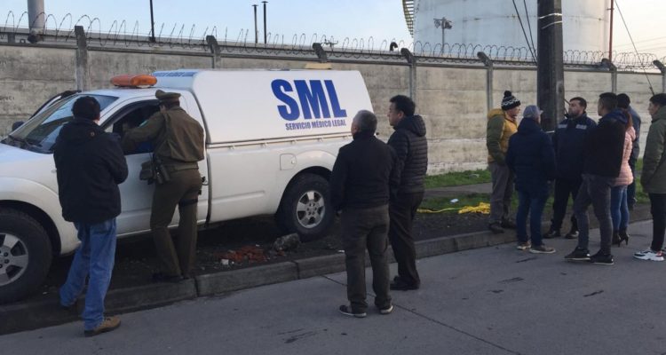 Hombre murió tras caer a fosa en Talcahuano: acusan que su cuerpo estuvo todo el domingo en la calle