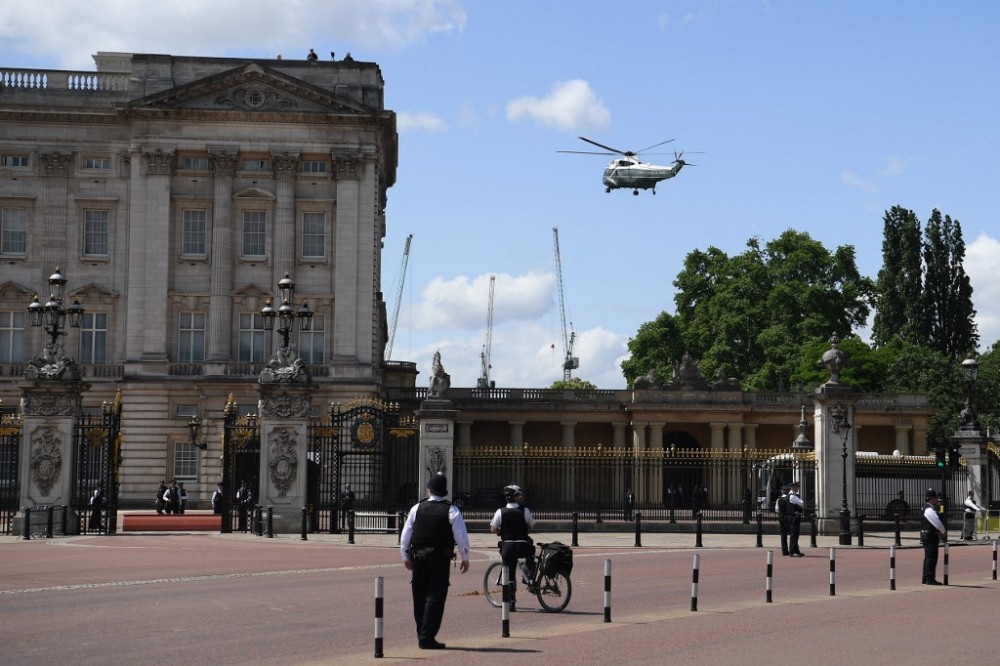 Intruso en el Palacio de Buckingham: joven evadió seguridad y logró ingresar de madrugada