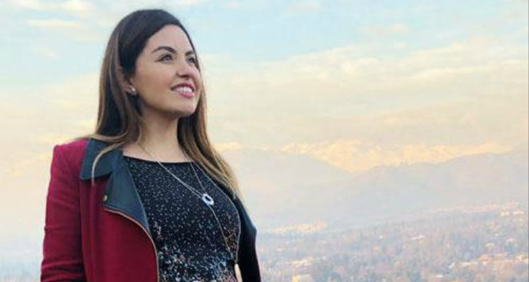 Contra el mal de ojo y llamadores de ángeles: las extrañas supersticiones de la seremi de Educación