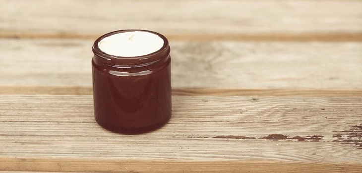 Experta revela cómo fabricar tu propia crema hidratante en casa: costaría menos de mil pesos