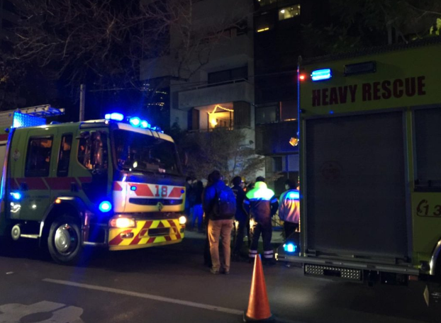Ascensor cae desde al menos 20 pisos en edificio en Las Condes