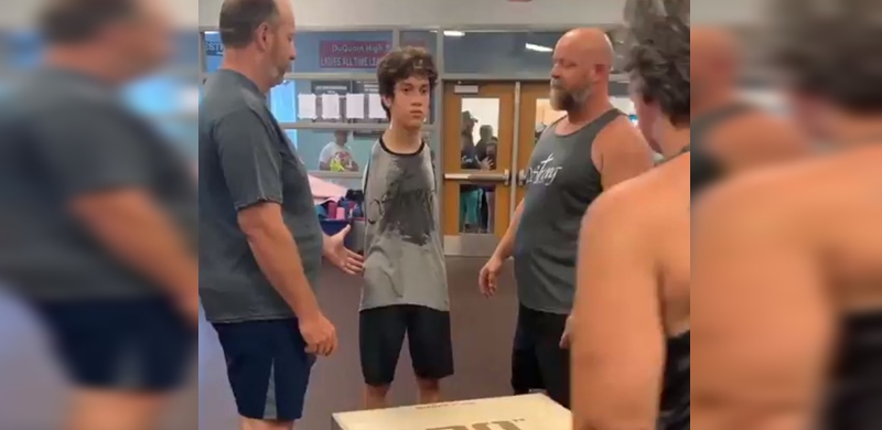 Un ejemplo de perseverancia: video de joven sin brazos que logró superar obstáculo se hace viral