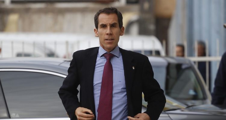 Ultimátum de Alessandri: advirtió que cerrará Instituto Nacional si no logra acuerdo con estudiantes