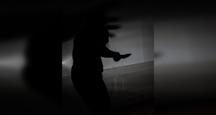 Padre terminó de la peor forma discusión con su hijo en Estación Central: lo apuñaló