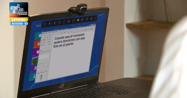 rafael hablando por un computador