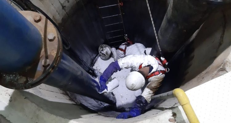 No solo el agua potable: confirman que derrame de petróleo también alcanzó al río Rahue en Osorno