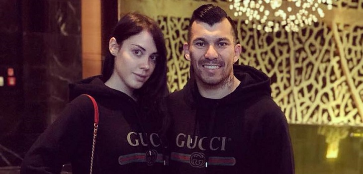 Esposa y pequeña hija de Gary Medel fueron víctimas de graves amenazas: ella los 'funó' con capturas