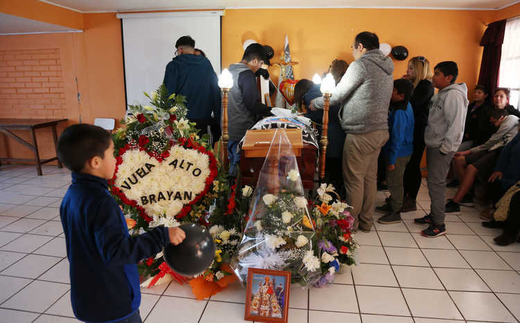 Menor murió atropellado escando de jauría de perros en La Serena