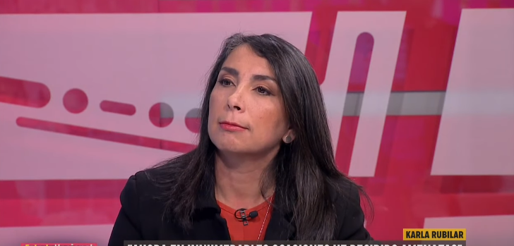 Karla Rubilar defendió el trabajo de su pareja  Christian Pino y aclaró por qué su sueldo son $2