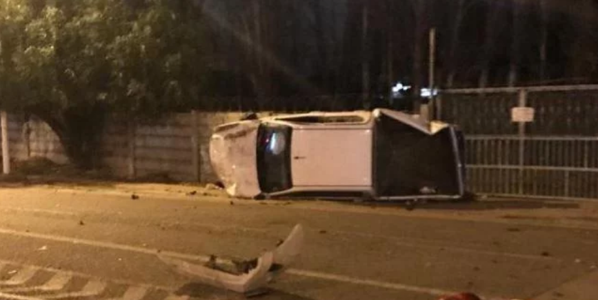 Argentino vive calvario tras volcar ebrio en su auto