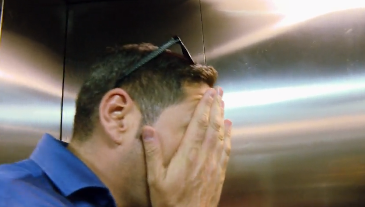 Francisco Saavedra sufrió (otra vez) un chascarro en Contra Viento y Marea