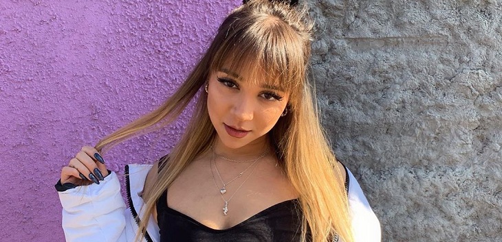 Princesa Alba lució estrafalario detalle en los Premios Pulsar que no dejó a nadie indiferente