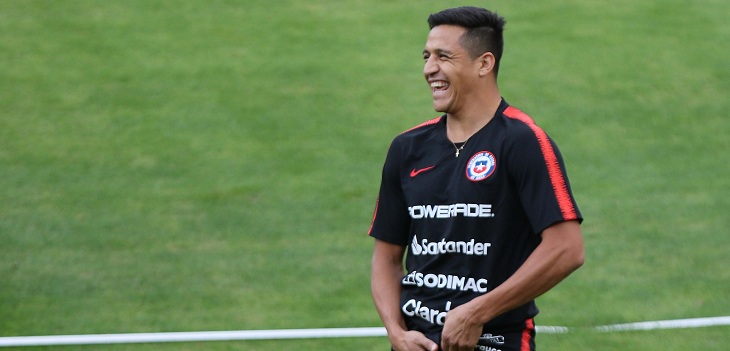 Relajado y amigable: Alexis Sánchez causó furor comprando en un supermercado de su natal Tocopilla