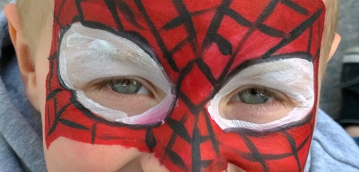 Padre quería enterrar a su hijo de 4 años con lápida de 'Spider-Man' pero Disney no lo dejó
