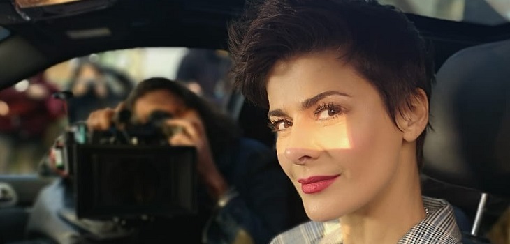 Tonka Tomicic como nunca la has visto: apostó por radical cambio de look y ahora es rubia platinada