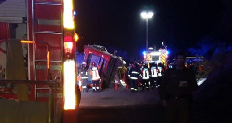 Grave accidente de tránsito en Colina: bus con trabajadores volcó y dejó cuatro fallecidos