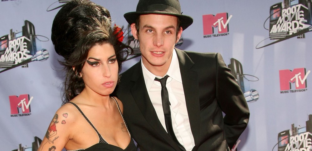Cruel escándalo: exesposo de Amy Winehouse ofreció fotos íntimas de la cantante a cambio de dinero