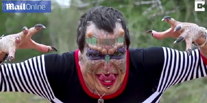 Hombre transformó su cuerpo para parecerse a un reptil: cirugías lo dejaron irreconocible